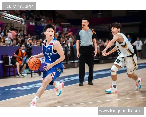篮球明星与篮球教练的热血传奇在赛场上书写梦想与友情的故事