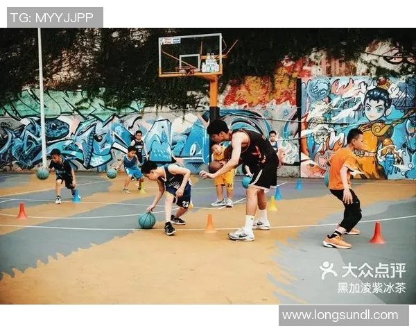篮球装明星的魅力与风格解析如何在球场与时尚之间找到平衡